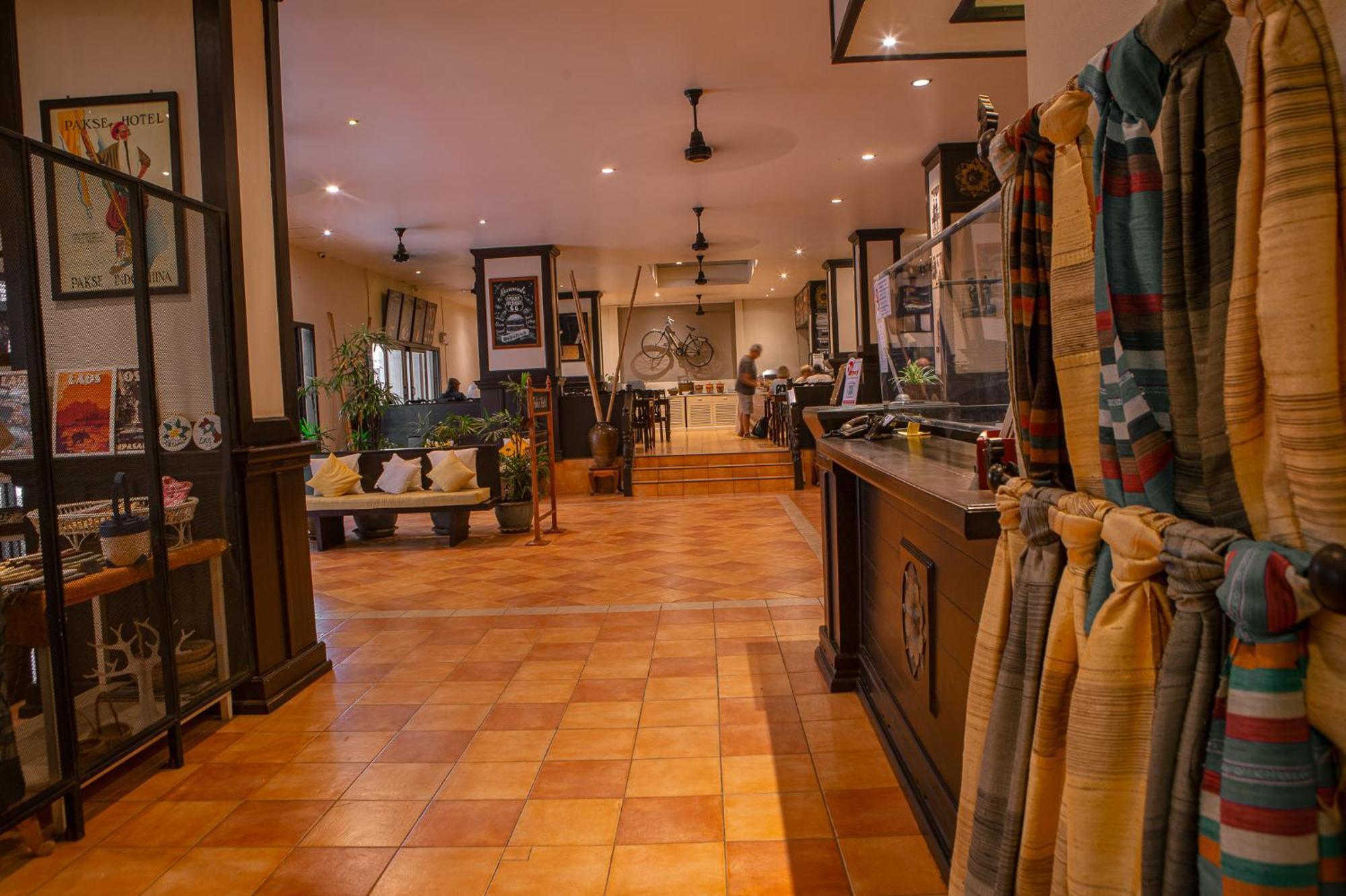 Pakse Hotel & Restaurant Luaran gambar