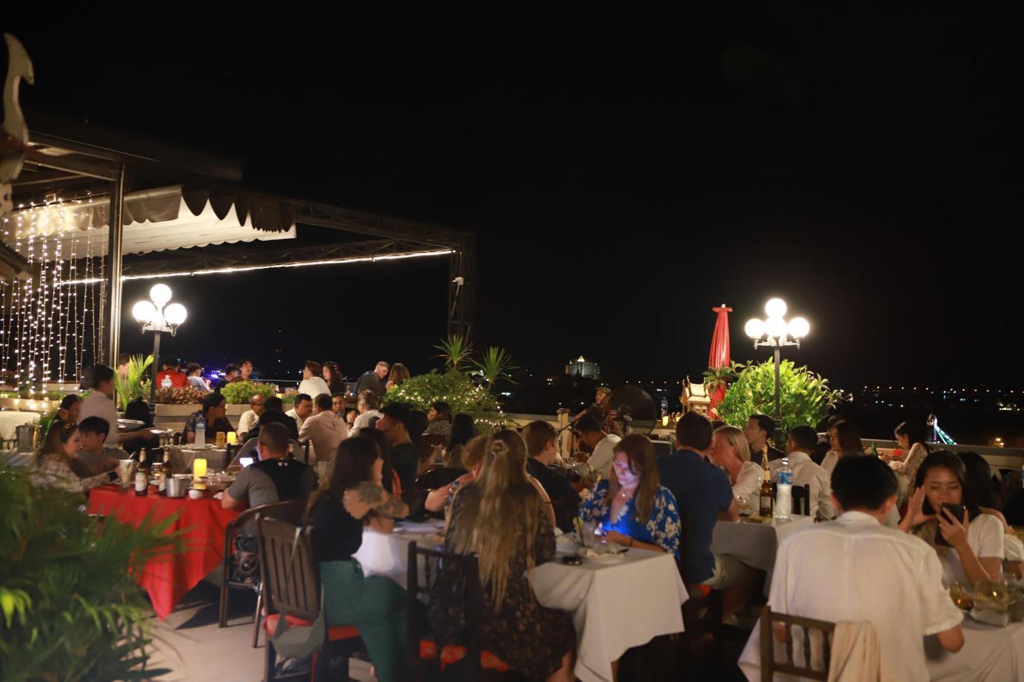 Pakse Hotel & Restaurant Luaran gambar