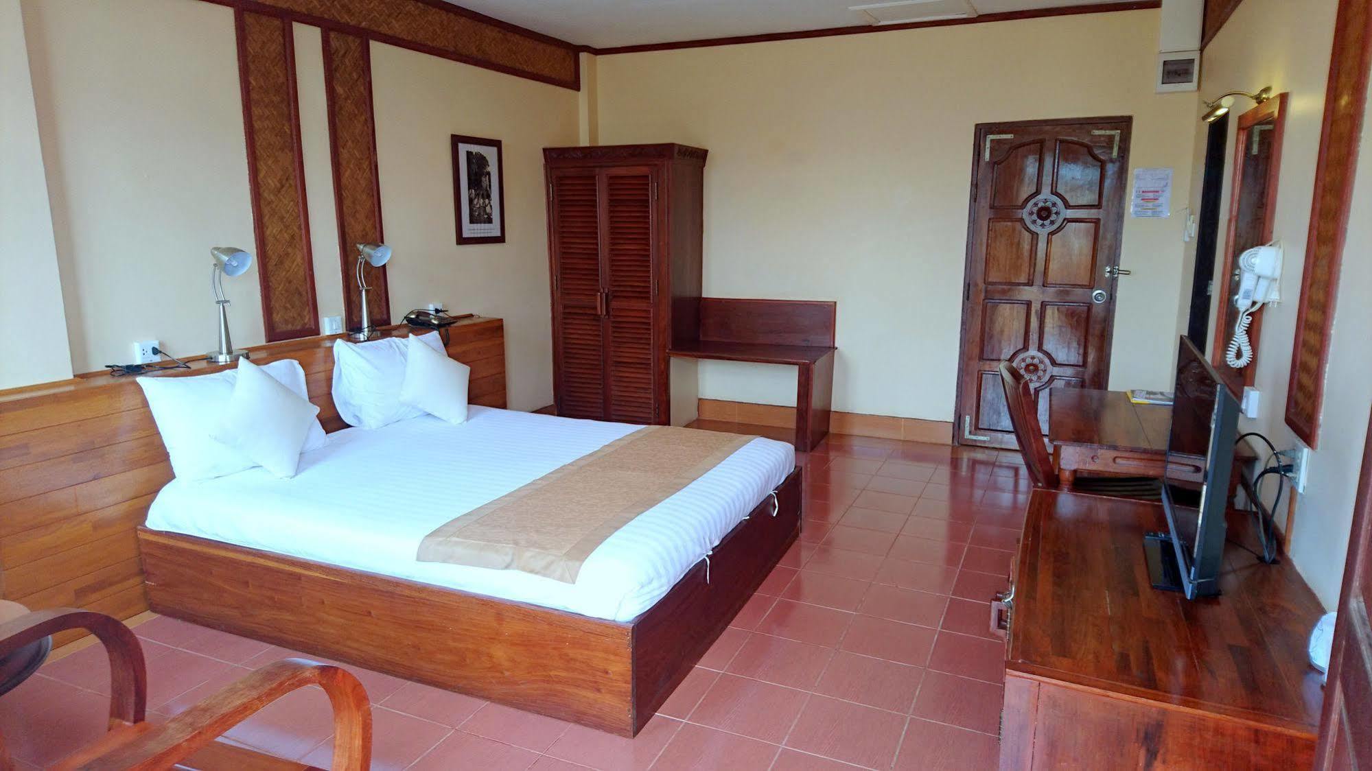 Pakse Hotel & Restaurant Luaran gambar